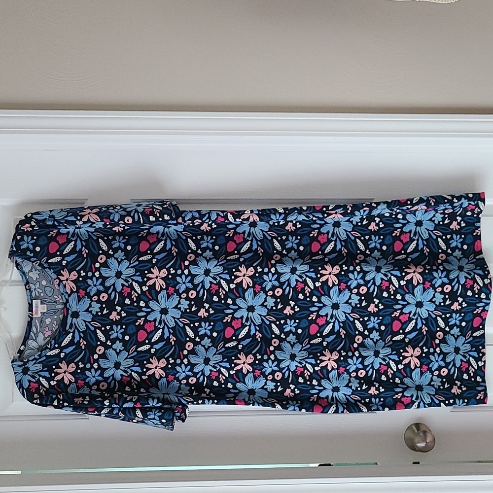 3/$20 Navy Lularoe Julia 3XL, never worn